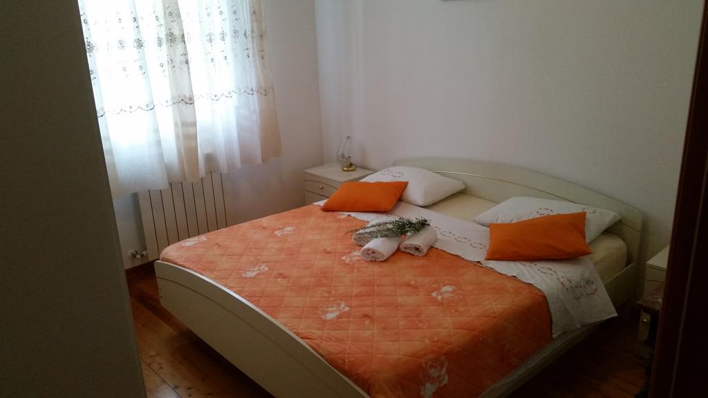 אומאג Apartments Milica מראה חיצוני תמונה