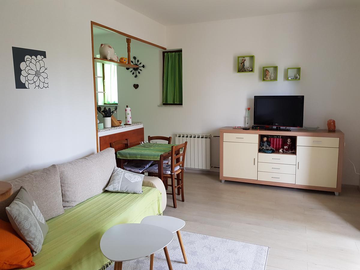 אומאג Apartments Milica מראה חיצוני תמונה