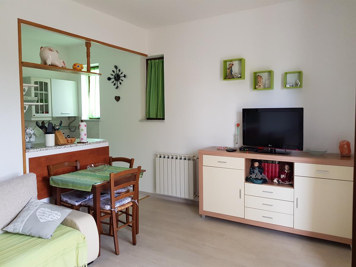 אומאג Apartments Milica מראה חיצוני תמונה