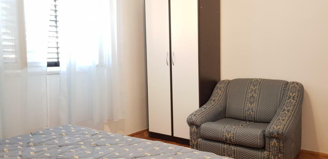 אומאג Apartments Milica מראה חיצוני תמונה