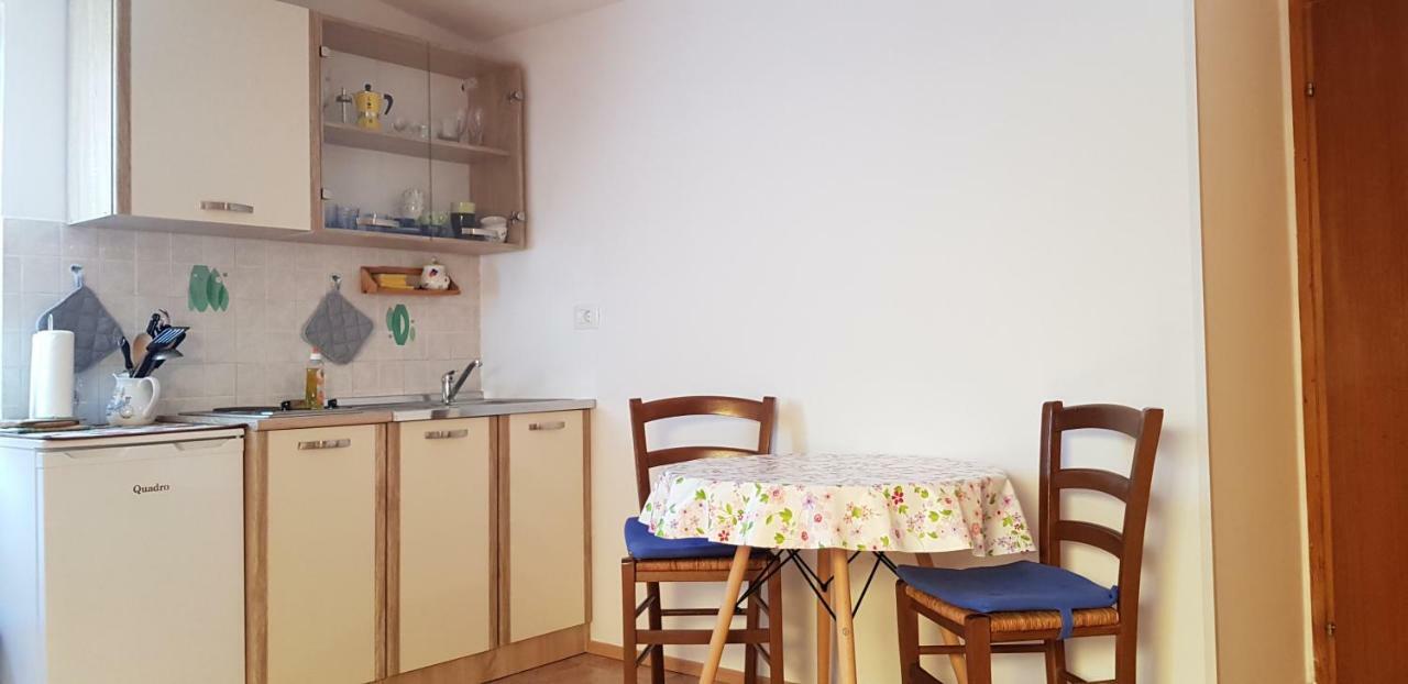 אומאג Apartments Milica מראה חיצוני תמונה