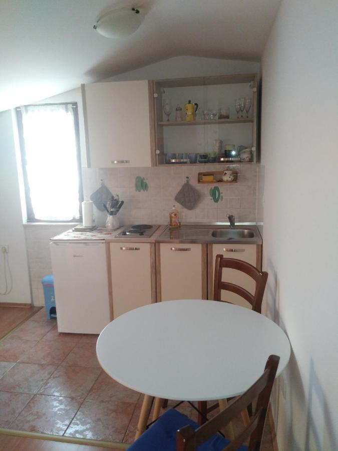 אומאג Apartments Milica מראה חיצוני תמונה